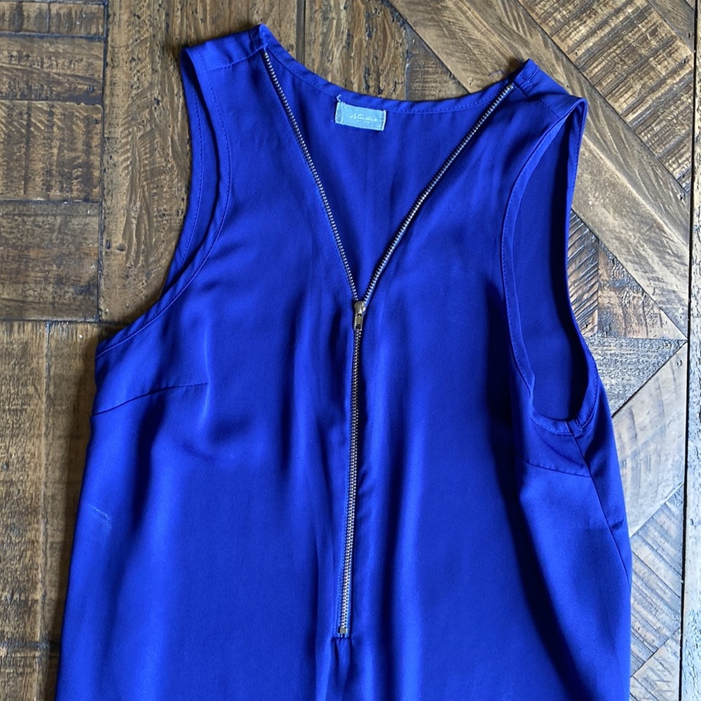 Zip-up Tank - Picture 2 of 3
